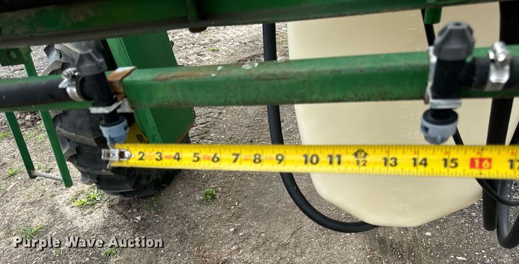 image for item OG9687 1990 John Deere  6000 sprayer