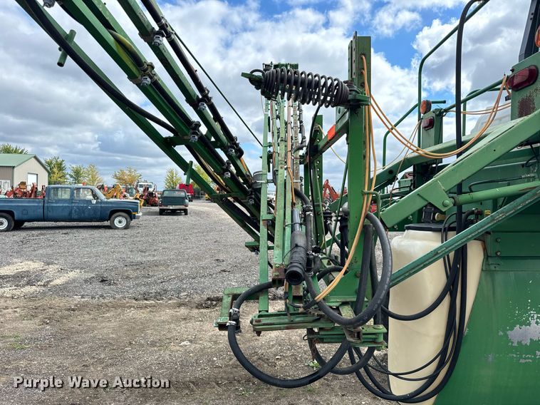 image for item OG9687 1990 John Deere  6000 sprayer