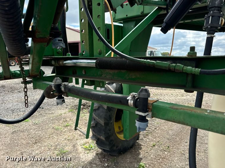 image for item OG9687 1990 John Deere  6000 sprayer
