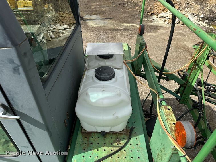 image for item OG9687 1990 John Deere  6000 sprayer