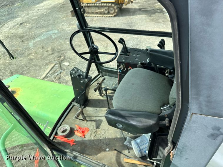 image for item OG9687 1990 John Deere  6000 sprayer