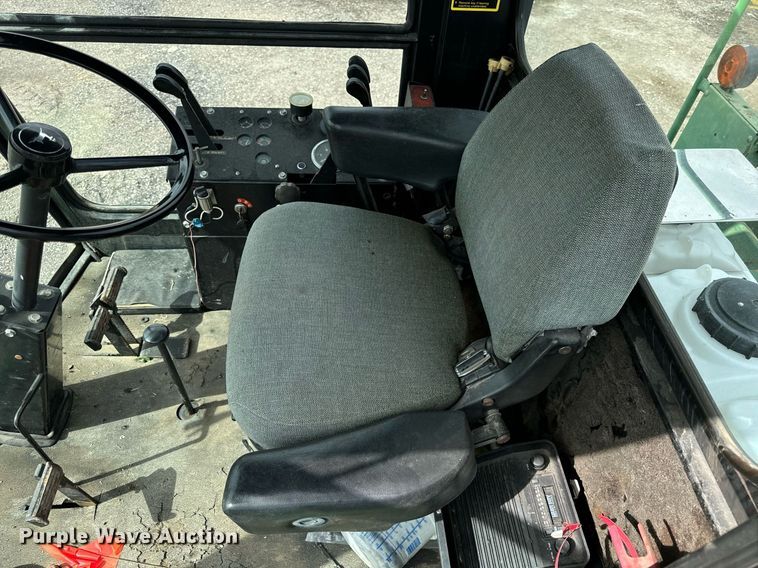 image for item OG9687 1990 John Deere  6000 sprayer