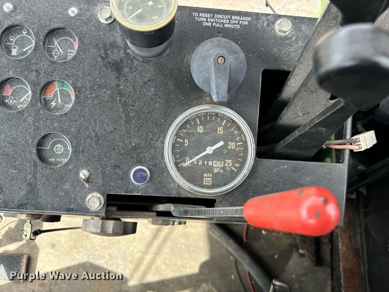 image for item OG9687 1990 John Deere  6000 sprayer