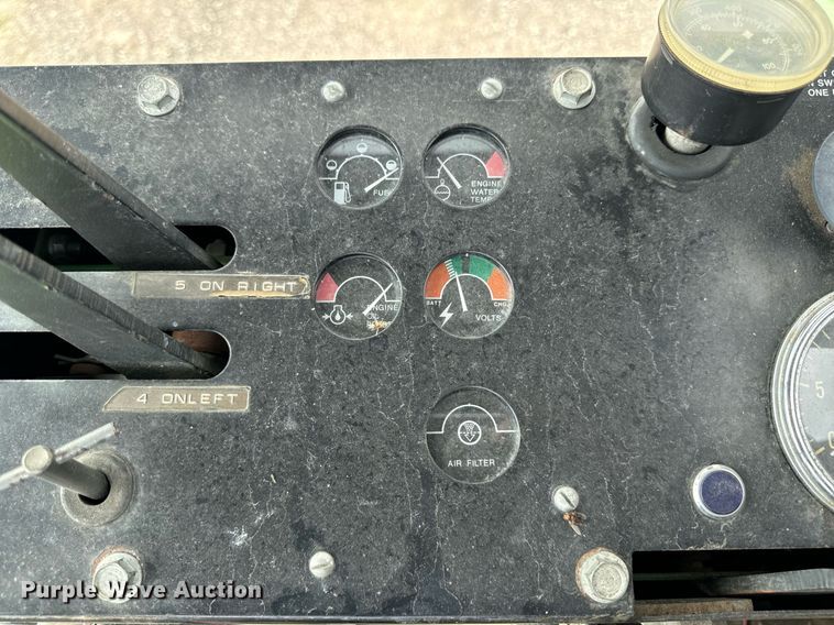 image for item OG9687 1990 John Deere  6000 sprayer