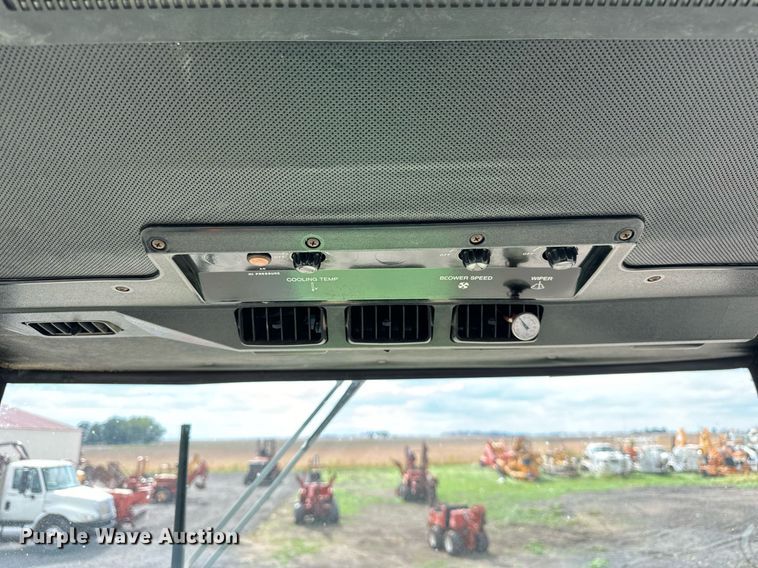 image for item OG9687 1990 John Deere  6000 sprayer