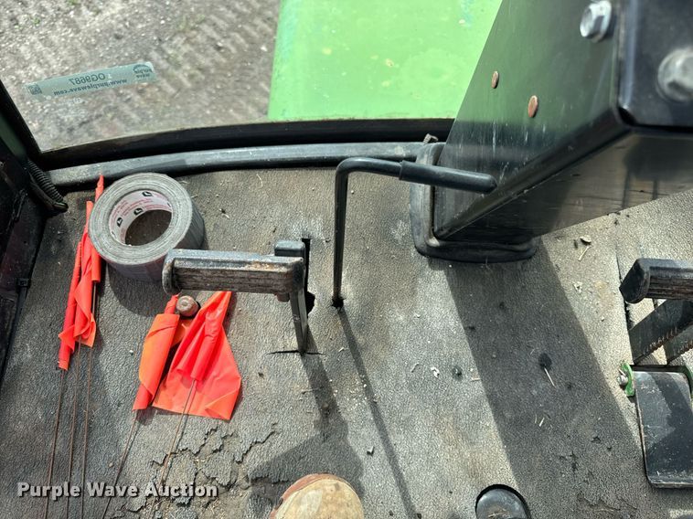 image for item OG9687 1990 John Deere  6000 sprayer