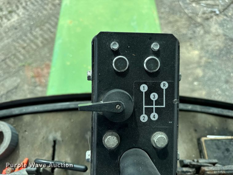 image for item OG9687 1990 John Deere  6000 sprayer