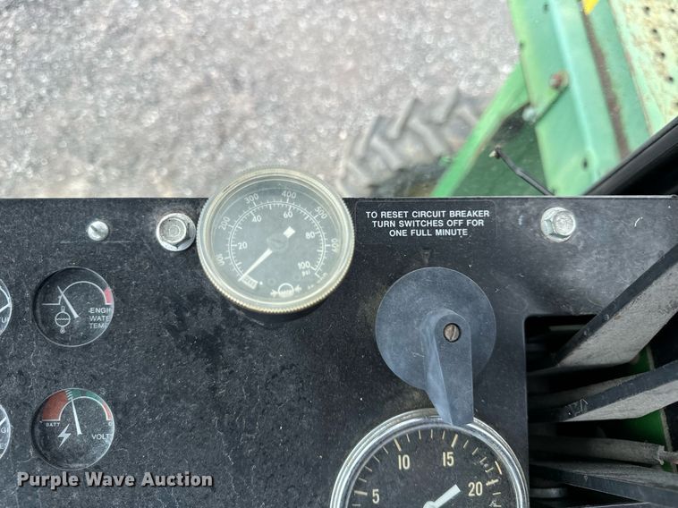 image for item OG9687 1990 John Deere  6000 sprayer