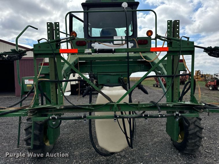 image for item OG9687 1990 John Deere  6000 sprayer
