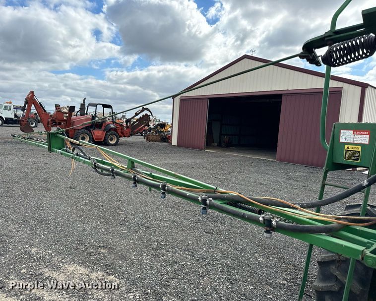 image for item OG9687 1990 John Deere  6000 sprayer