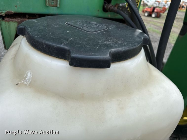 image for item OG9687 1990 John Deere  6000 sprayer