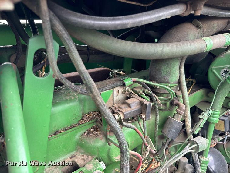 image for item OG9687 1990 John Deere  6000 sprayer