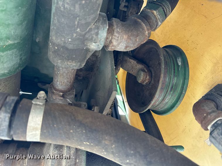 image for item OG9687 1990 John Deere  6000 sprayer