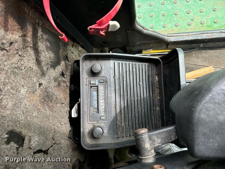 image for item OG9687 1990 John Deere  6000 sprayer