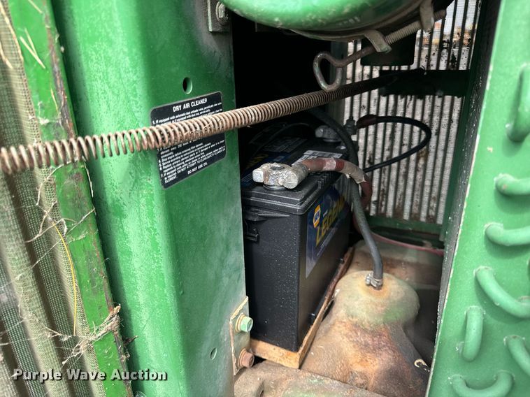 image for item OG9687 1990 John Deere  6000 sprayer