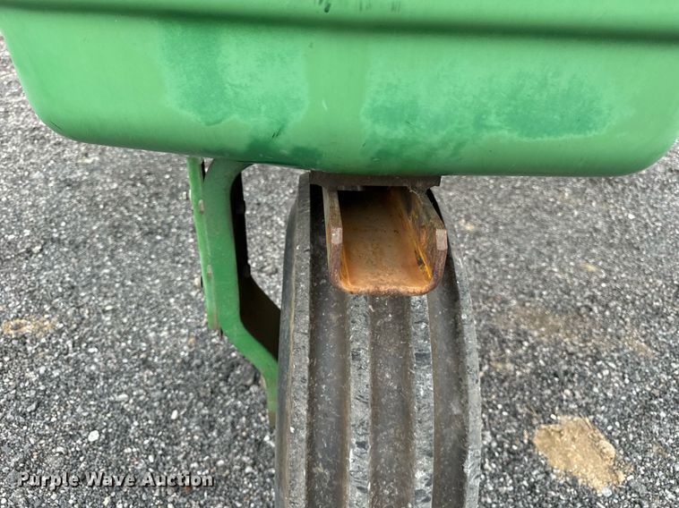 image for item OG9687 1990 John Deere  6000 sprayer