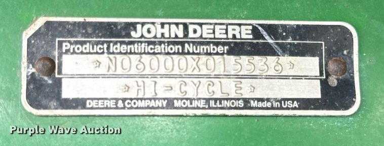 image for item OG9687 1990 John Deere  6000 sprayer