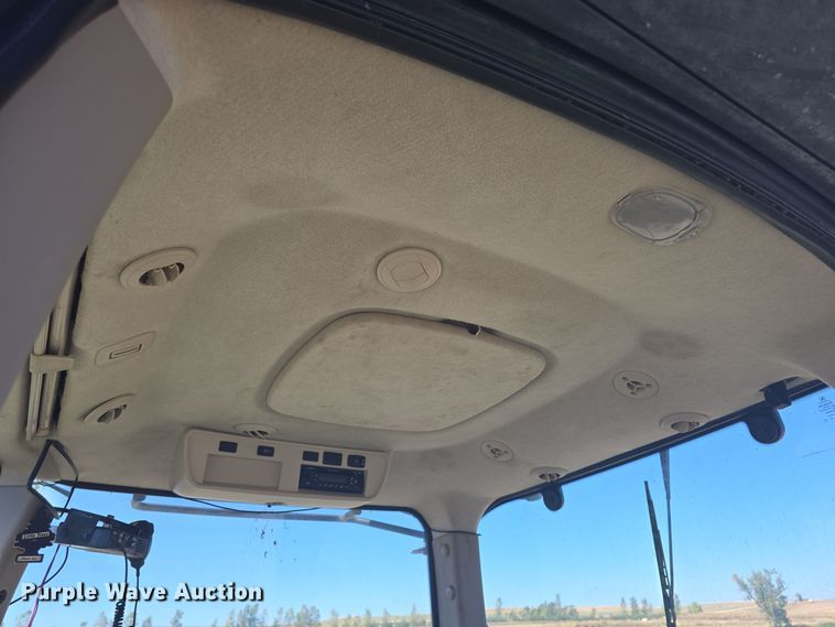 image for item OH9783 2013 John Deere 7215R MFWD tractor