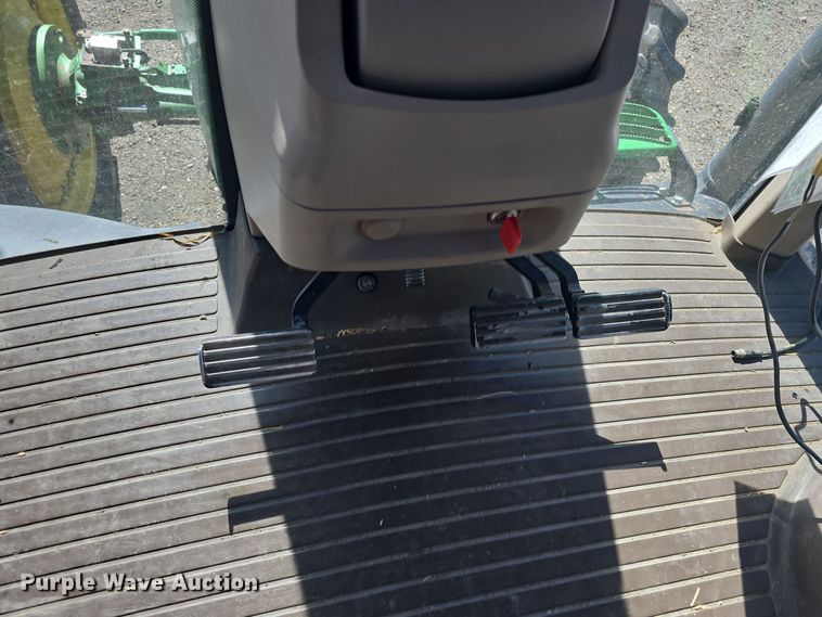 image for item OH9783 2013 John Deere 7215R MFWD tractor