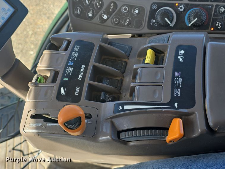 image for item OH9783 2013 John Deere 7215R MFWD tractor