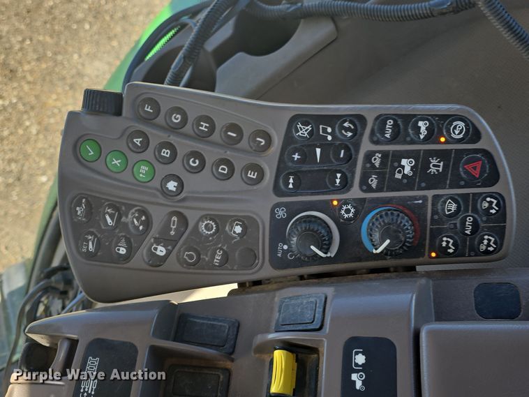 image for item OH9783 2013 John Deere 7215R MFWD tractor