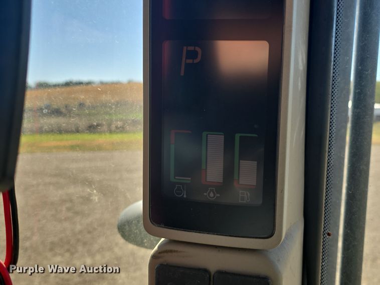 image for item OH9783 2013 John Deere 7215R MFWD tractor