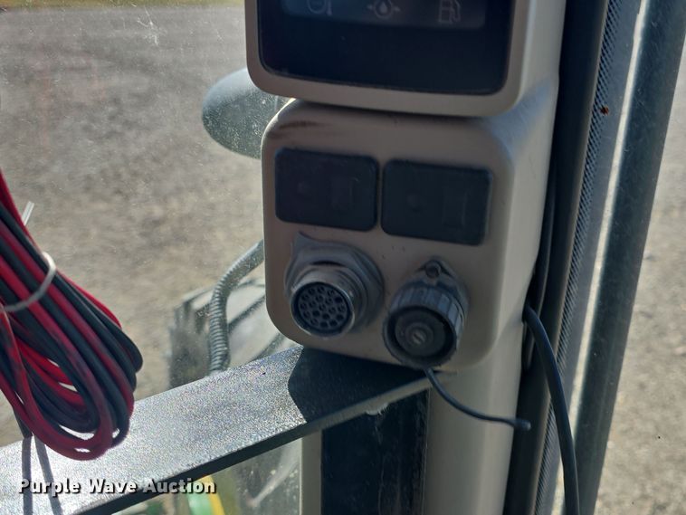 image for item OH9783 2013 John Deere 7215R MFWD tractor