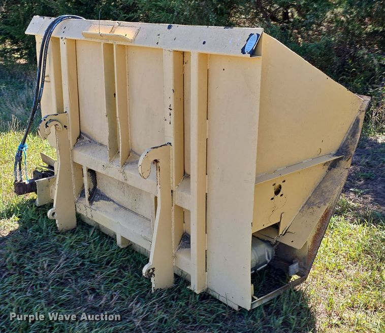 image for item OH9792 Rubber Round-Up 2125 conveyor bucket