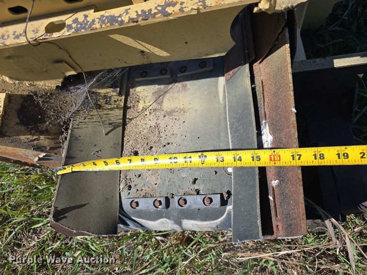 image for item OH9792 Rubber Round-Up 2125 conveyor bucket