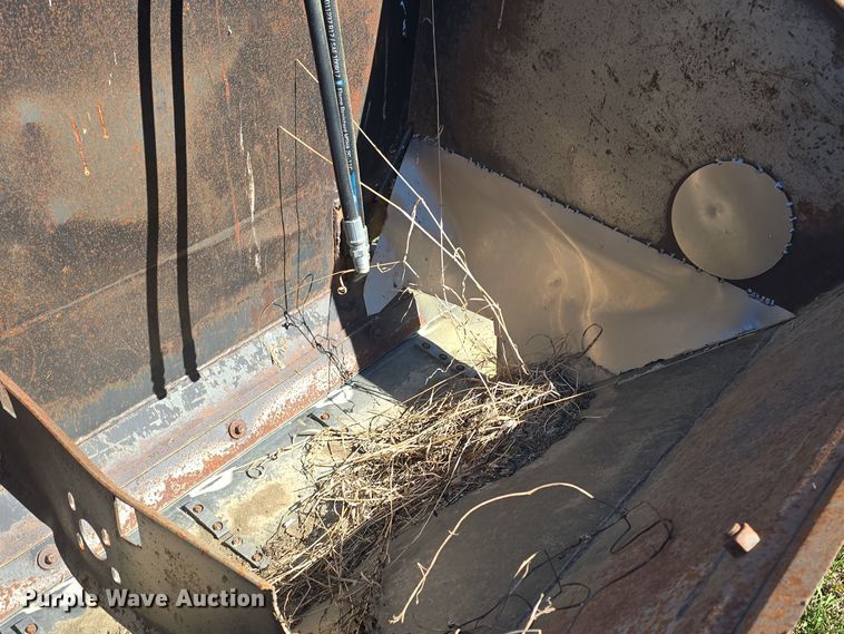 image for item OH9792 Rubber Round-Up 2125 conveyor bucket