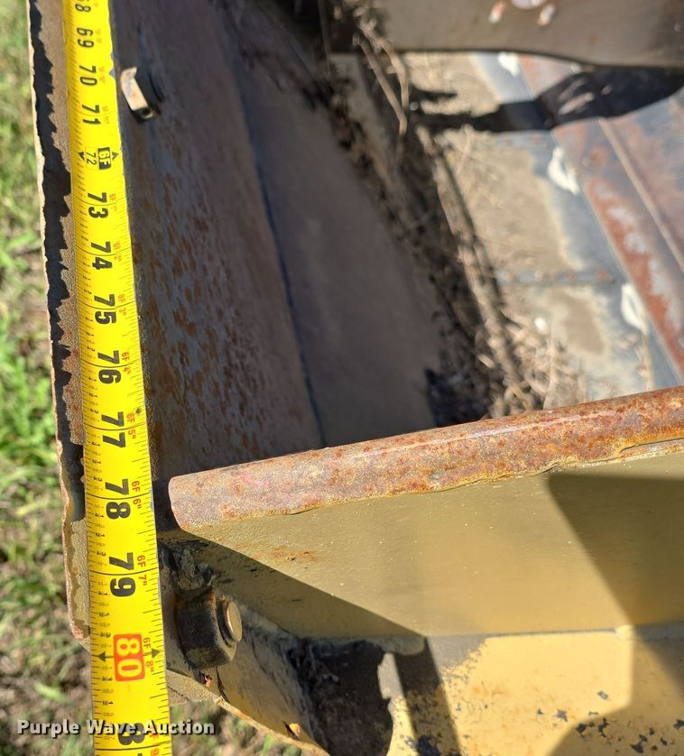 image for item OH9792 Rubber Round-Up 2125 conveyor bucket