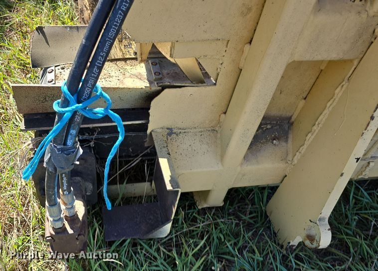 image for item OH9792 Rubber Round-Up 2125 conveyor bucket