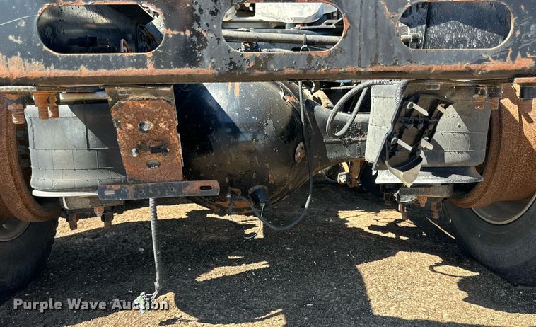 image for item DD3267 2010 Freightliner  Cascadia semi truck