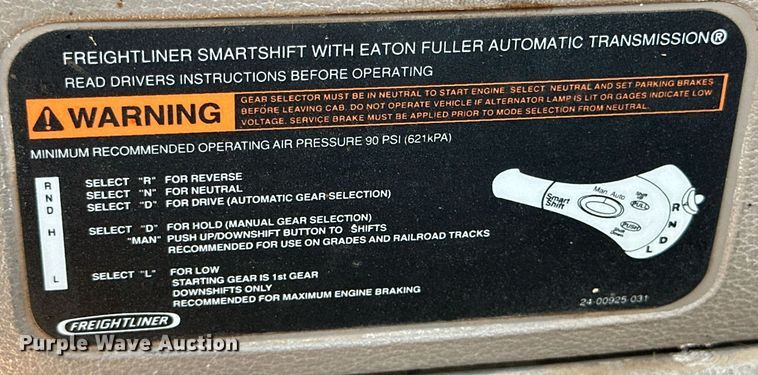 image for item DD3267 2010 Freightliner  Cascadia semi truck