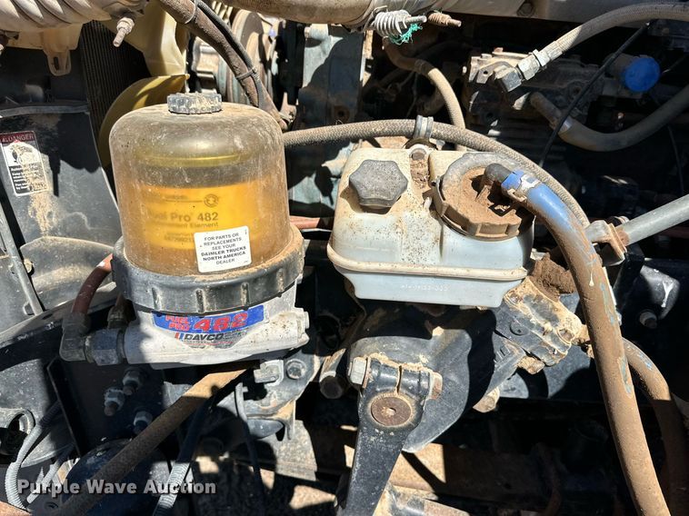 image for item DD3267 2010 Freightliner  Cascadia semi truck