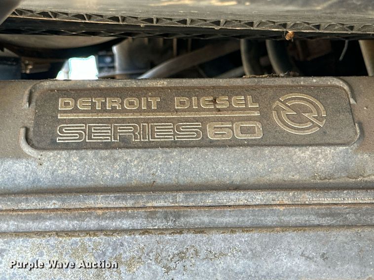 image for item DD3267 2010 Freightliner  Cascadia semi truck