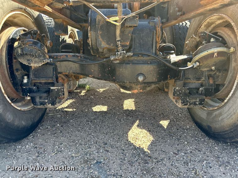 image for item DD3293 1981 Mack R685ST semi truck