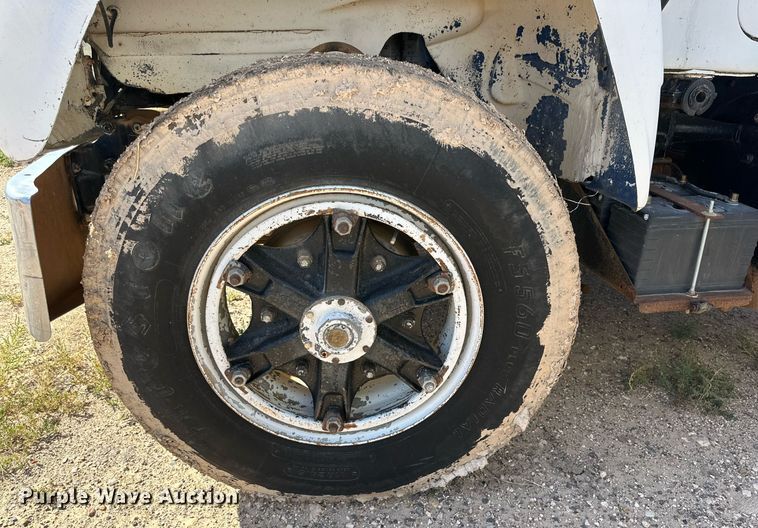 image for item DD3293 1981 Mack R685ST semi truck