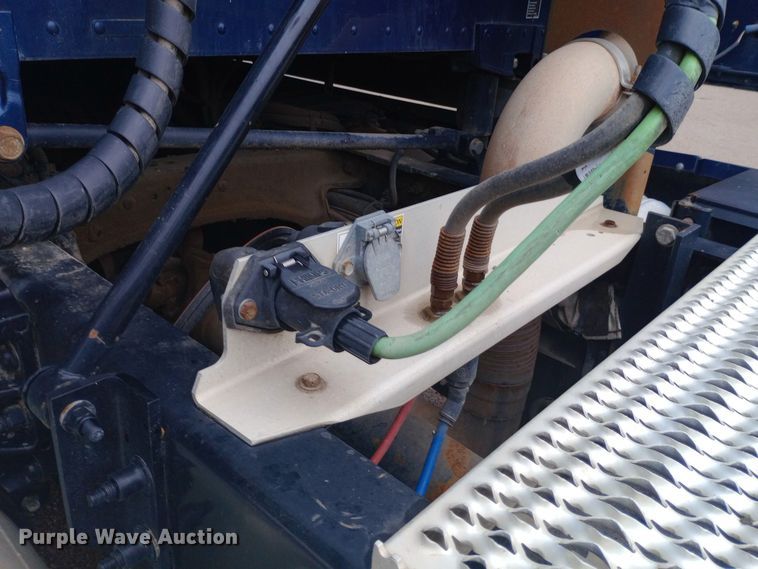 image for item DH1409 2016 Peterbilt  579 semi truck