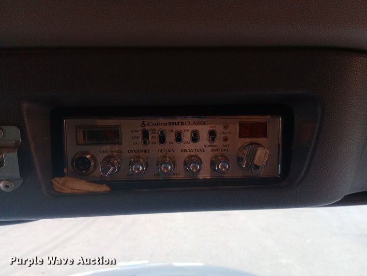 image for item DH1409 2016 Peterbilt  579 semi truck