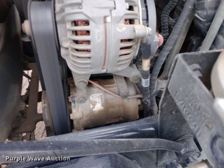 image for item DH1409 2016 Peterbilt  579 semi truck