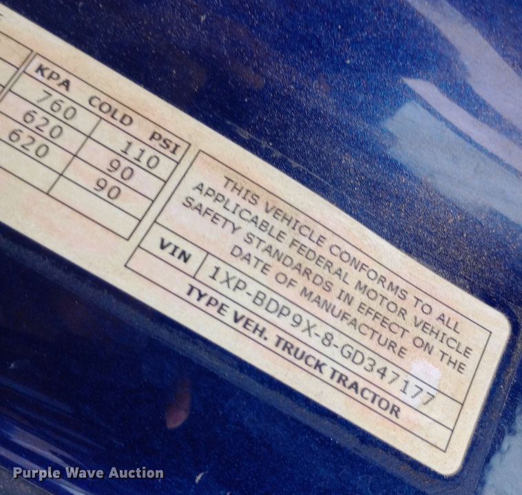 image for item DH1409 2016 Peterbilt  579 semi truck