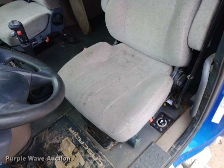 image for item DH1410 2013 Freightliner  Cascadia  semi truck