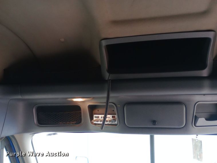 image for item DH1410 2013 Freightliner  Cascadia  semi truck