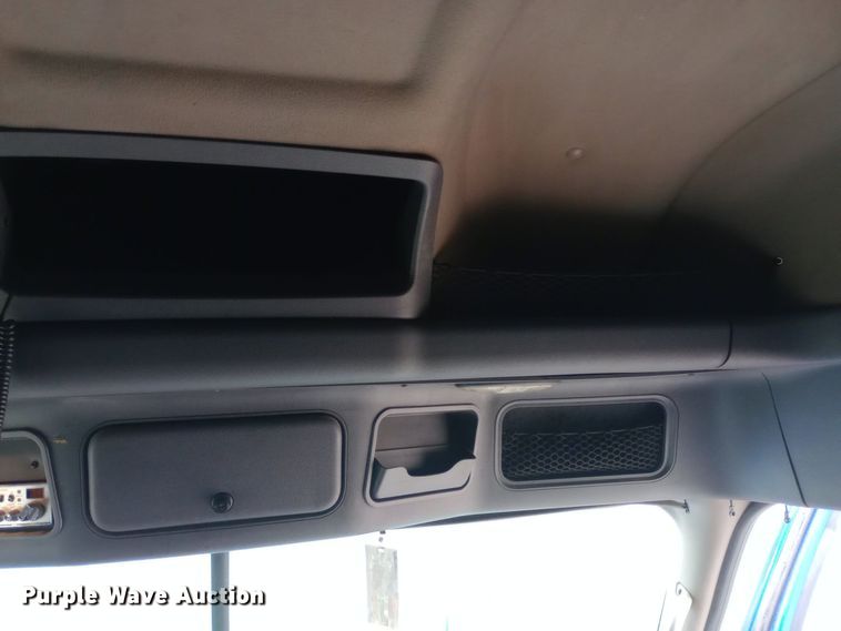 image for item DH1410 2013 Freightliner  Cascadia  semi truck