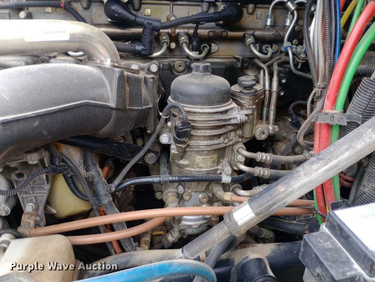 image for item DH1410 2013 Freightliner  Cascadia  semi truck