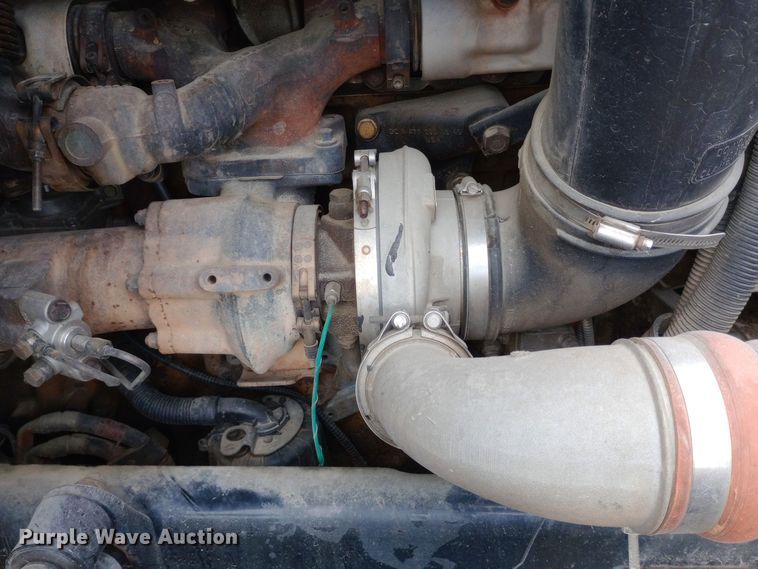 image for item DH1410 2013 Freightliner  Cascadia  semi truck