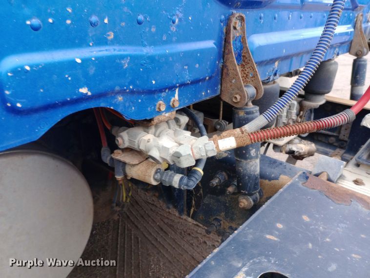 image for item DH1411 2014 Freightliner  Cascadia semi truck