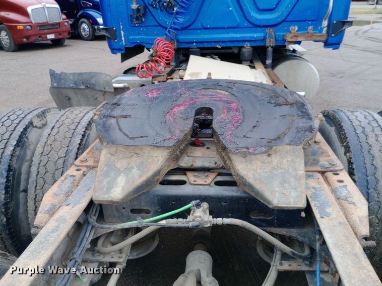 image for item DH1411 2014 Freightliner  Cascadia semi truck