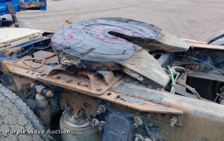 image for item DH1411 2014 Freightliner  Cascadia semi truck